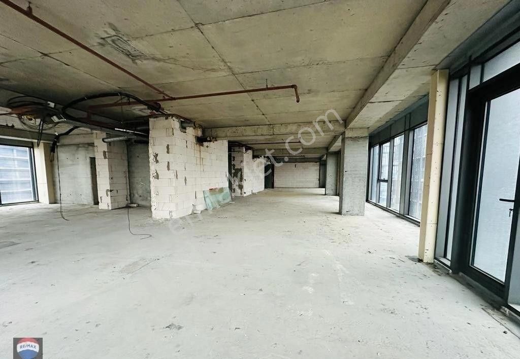 Selenium Retro Projesinde Tam Kat Kiralık Ofis - Görsel 13