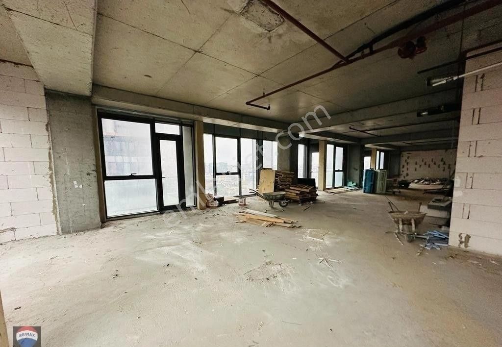 Selenium Retro Projesinde Tam Kat Kiralık Ofis - Görsel 16