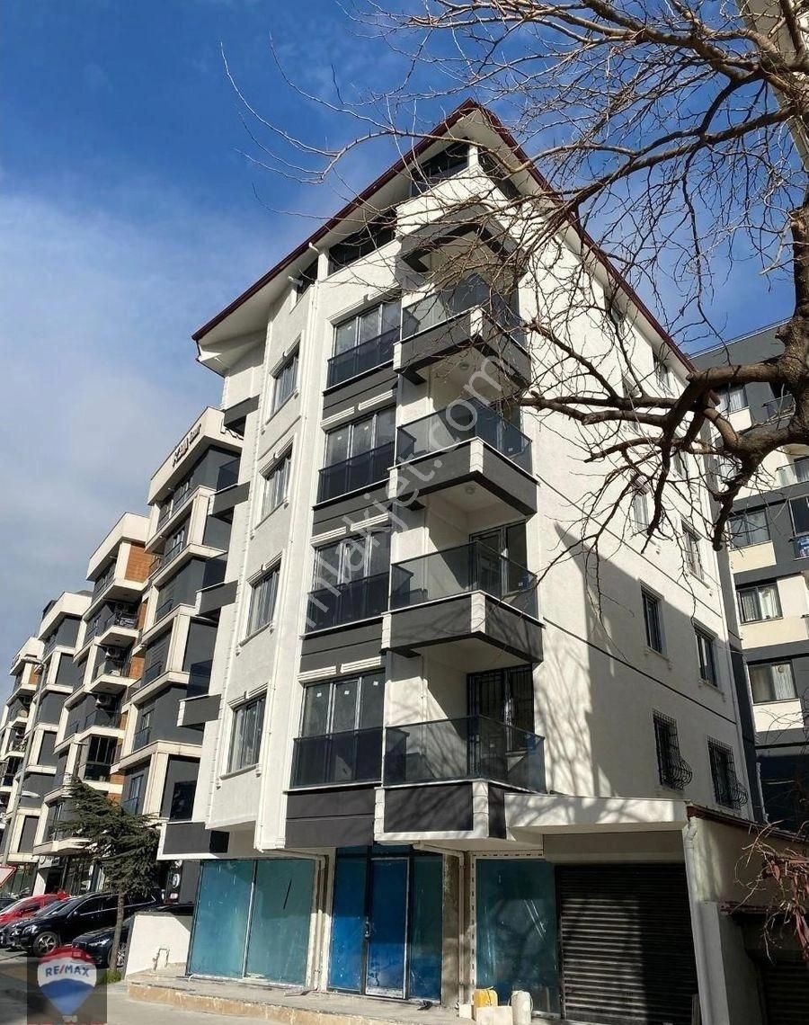 Kadıköy Caddebostan Kiralık Apartman Dairesi PENDİK TİCARİYE UYGUN KİRALIK OFİS MARMARAY METRO'YA YÜRÜME MESAFEDE