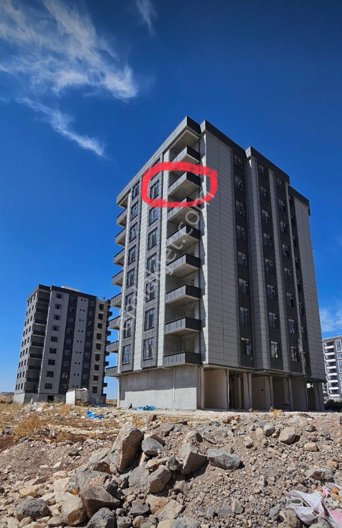 Karaköprü Seyrantepe Satılık Daire UĞURLU EMLAK’TAN SATILIK İÇİ DOLU 2+1 DAİRE