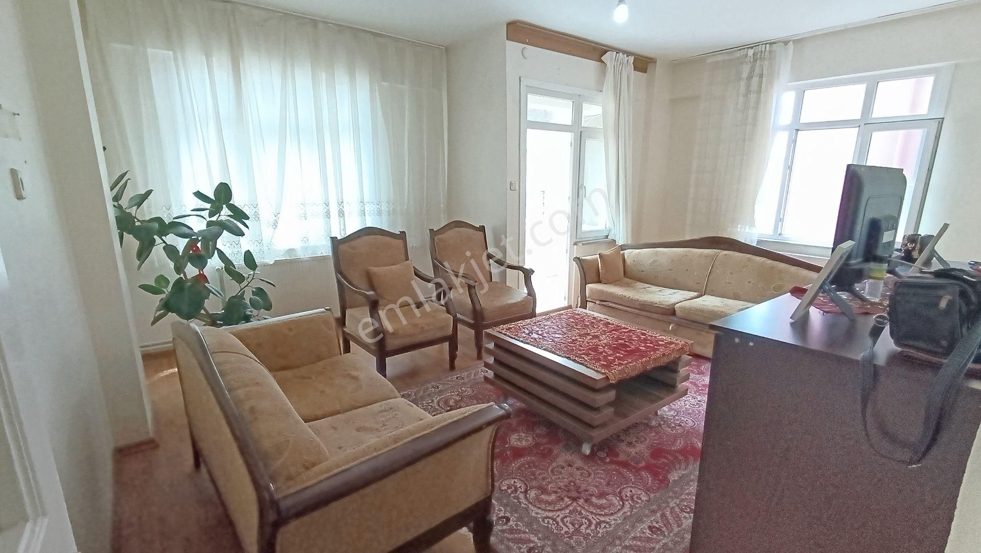 Pendik Orhangazi Satılık Daire  PENDİK ESENYALIDA 2 CADDE ARASI UYGUN FİYATA SATILIK 2+1 120M2 BÜYÜK DAİRE