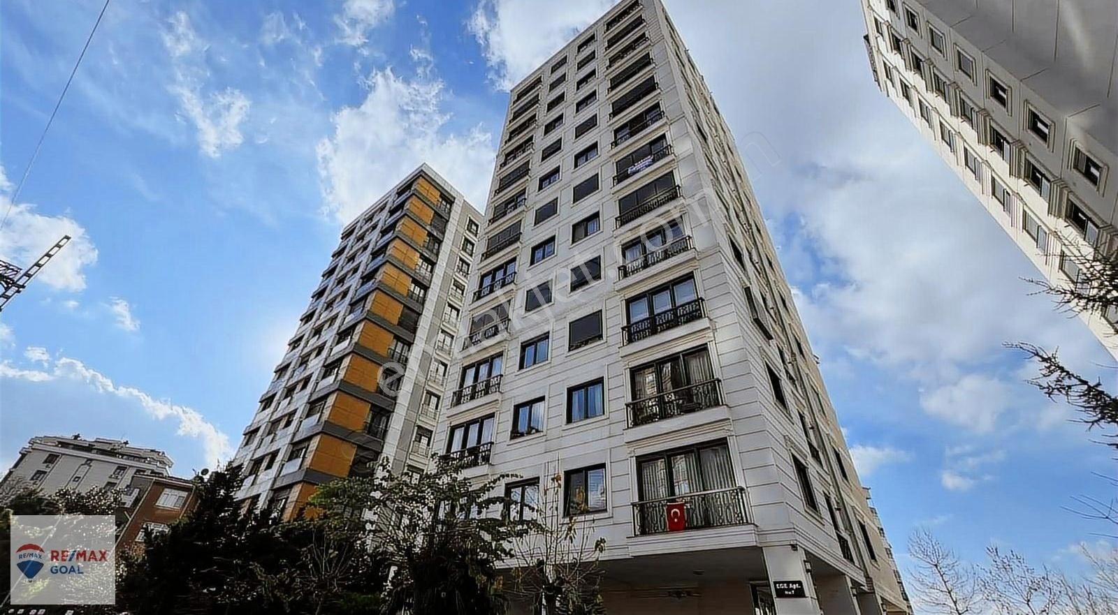 Kadıköy Zühtüpaşa Satılık Daire Kadıköy Zühtüpaşa Mahallesinde Satılık 2+1 Boş Daire