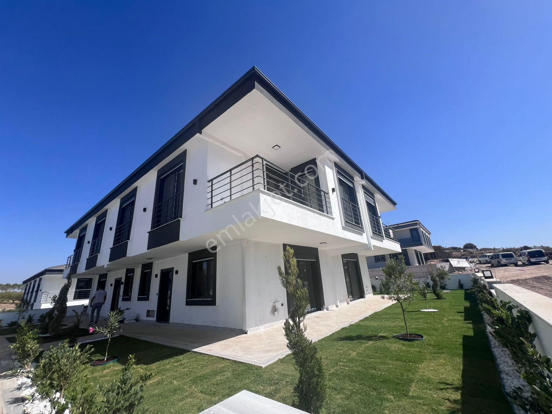 Aydın Didim Satılık Villa  Didim hisar mah satilk 3+1 havuzlu sitede bahçeli villa 