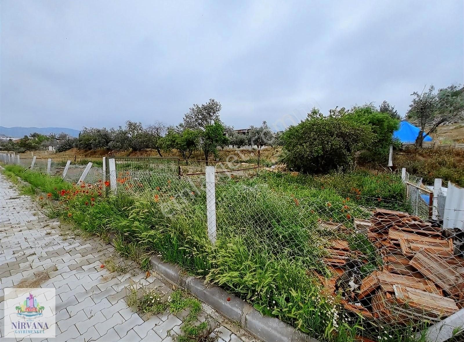 Pamukkale Akköy Satılık Konut İmarlı AKKÖYDE PARK YANI KÖŞE PARSEL. ARAÇ TAKASLI OLABİLİR