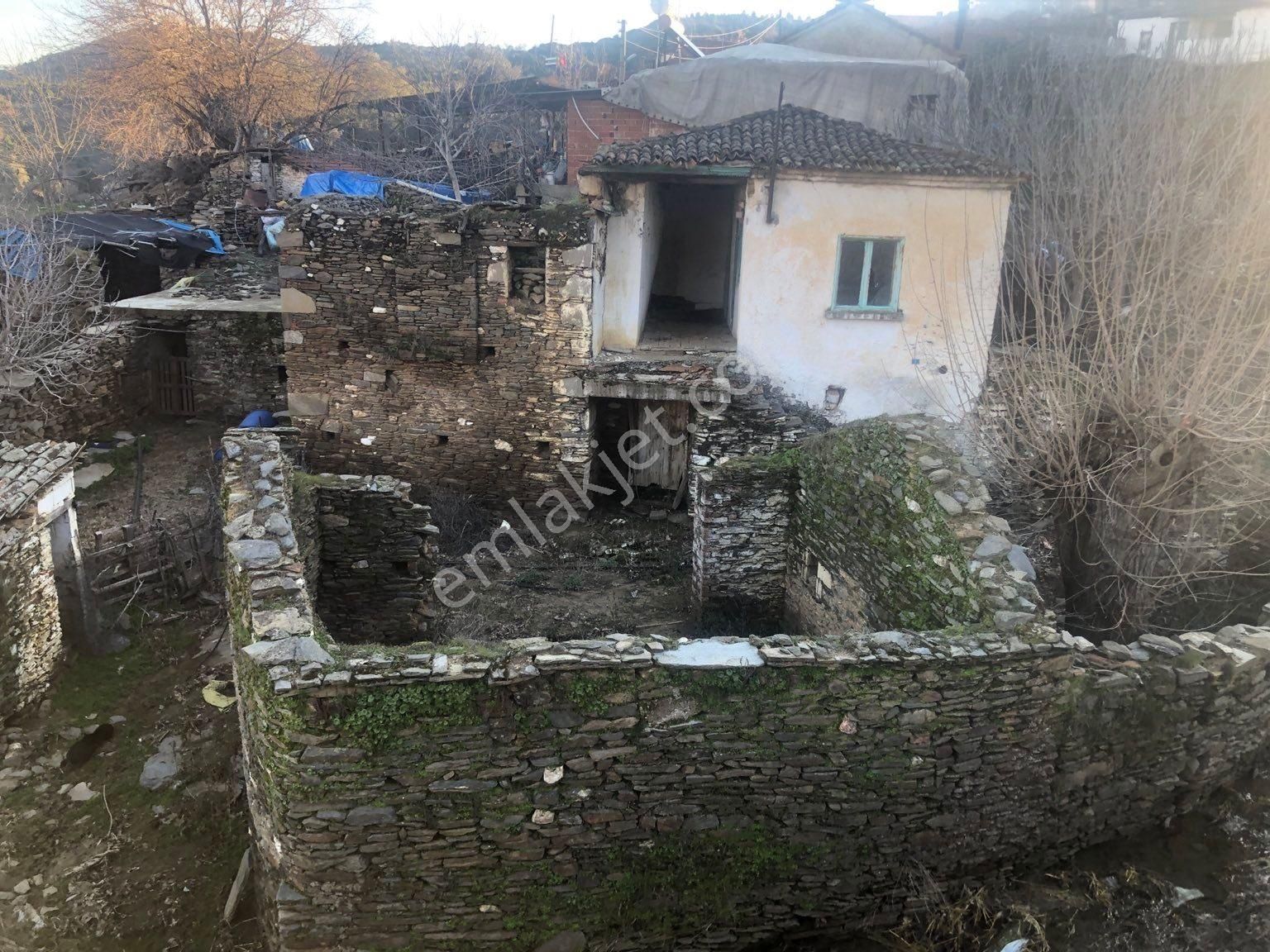 Tire Kürdüllü Satılık Köy Evi Satılık köy evi ve bahçe