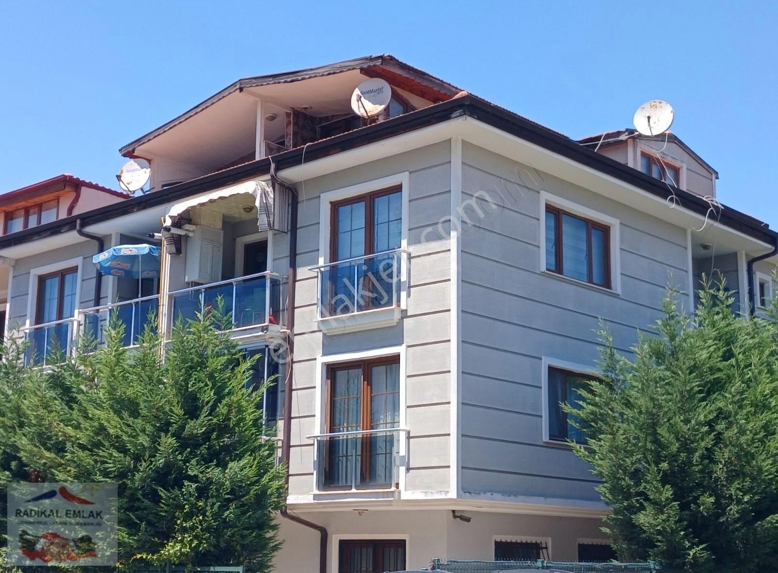 Adapazarı Şeker Satılık Daire MERKEZDE ACİL SATILIK 4+1 SALON 170M2 OTOPARKLİ BAHÇELİ DUBLEKS