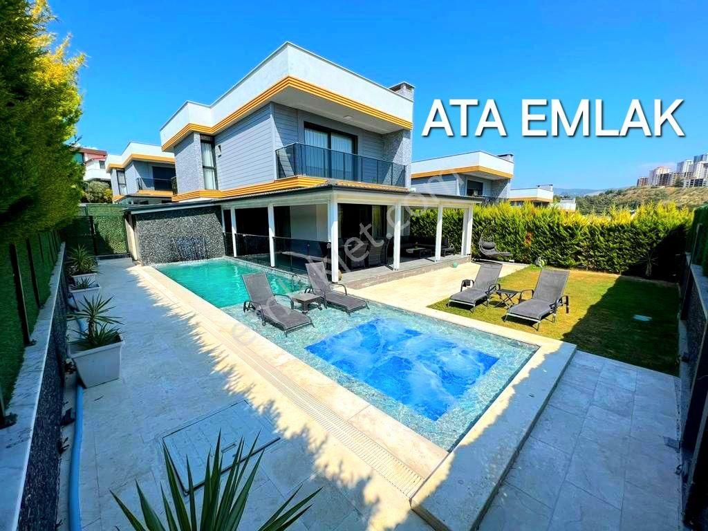 Kuşadası Değirmendere Satılık Villa KUŞADASINDA YAZ-KIŞ OTURMAYA MÜSAİT ÖZEL HAVUZLU DOĞALGAZLI 4+1 TEK MÜSTAKİL VİLLA