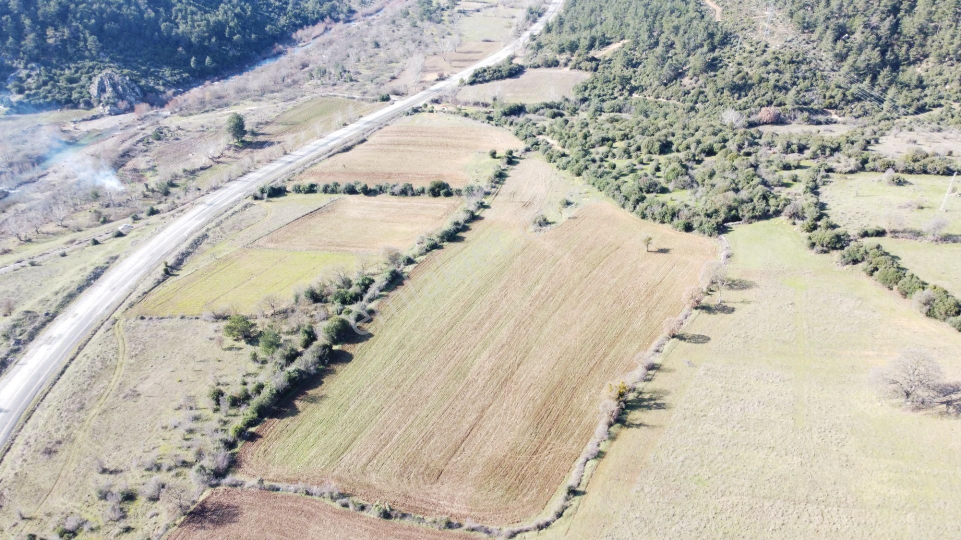 Çan Karayoluna Bir Parsel Resmi Yolu Suyu Olan Satılık Tarla - Görsel 15