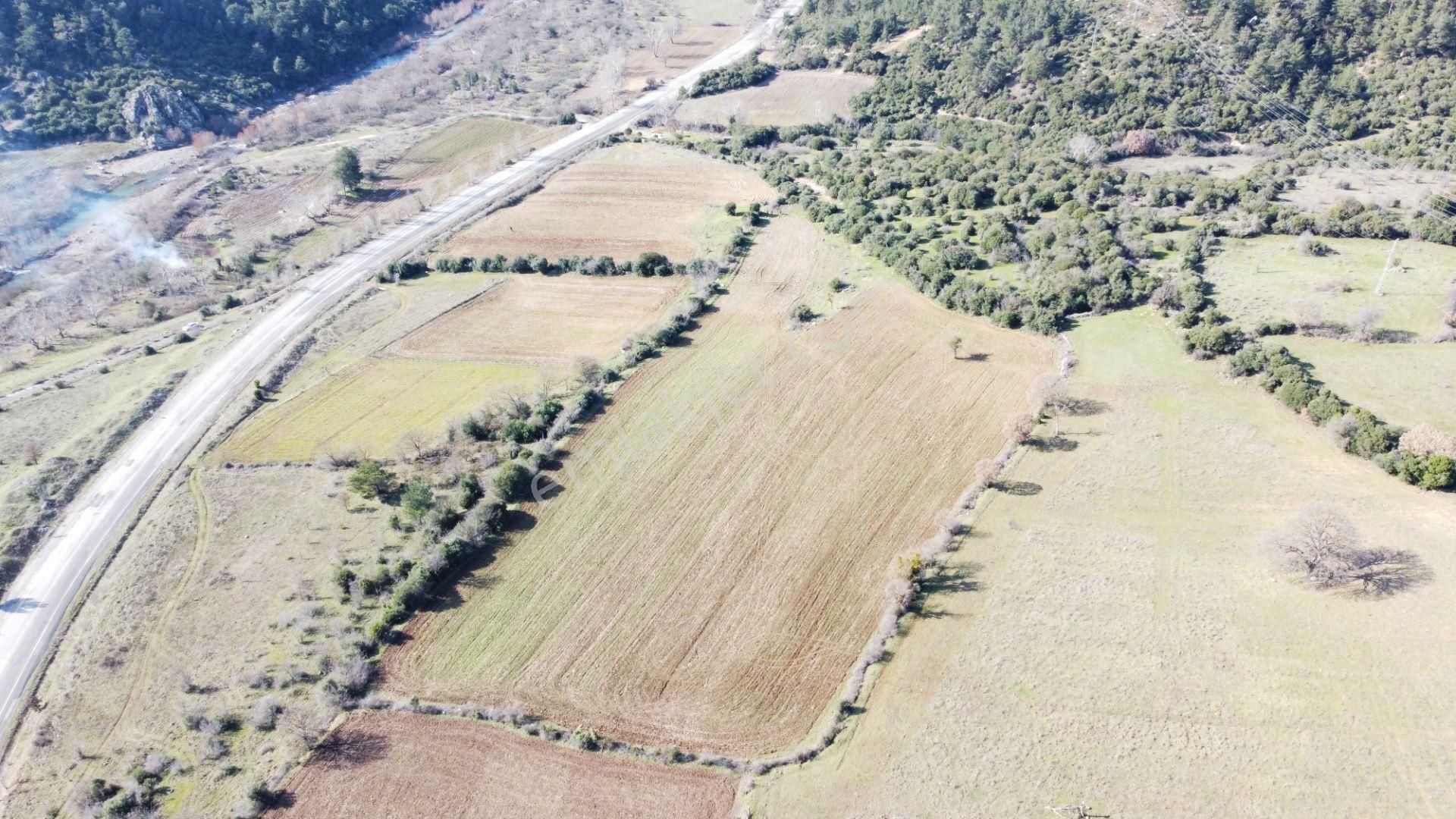 Çan Karayoluna Bir Parsel Resmi Yolu Suyu Olan Satılık Tarla - Görsel 14
