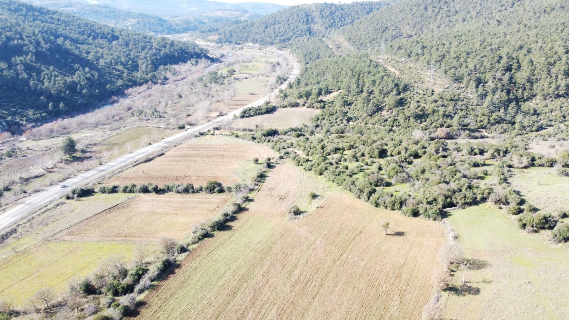 Çan Karayoluna Bir Parsel Resmi Yolu Suyu Olan Satılık Tarla - Görsel 25