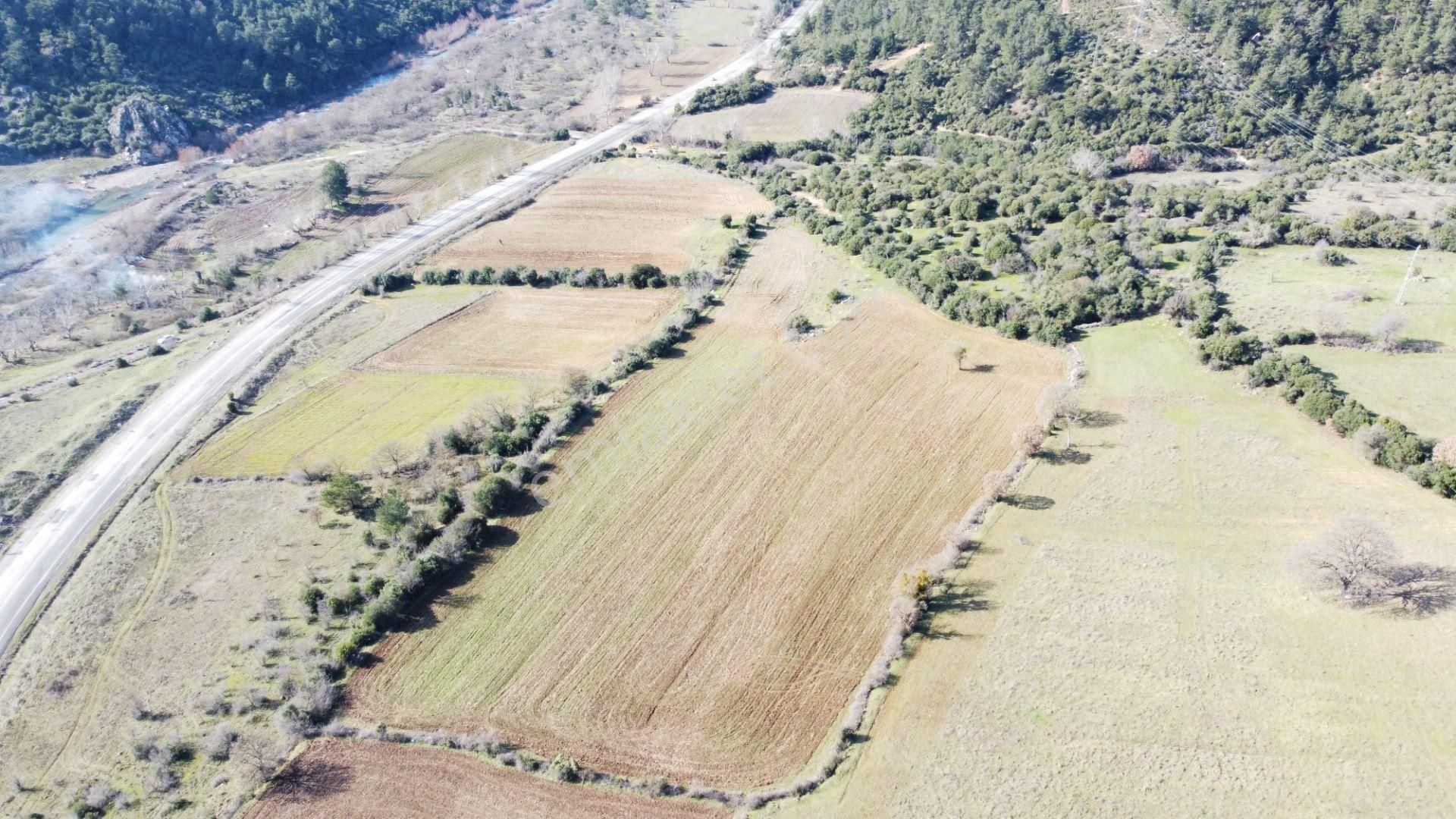 Çan Karayoluna Bir Parsel Resmi Yolu Suyu Olan Satılık Tarla - Görsel 24
