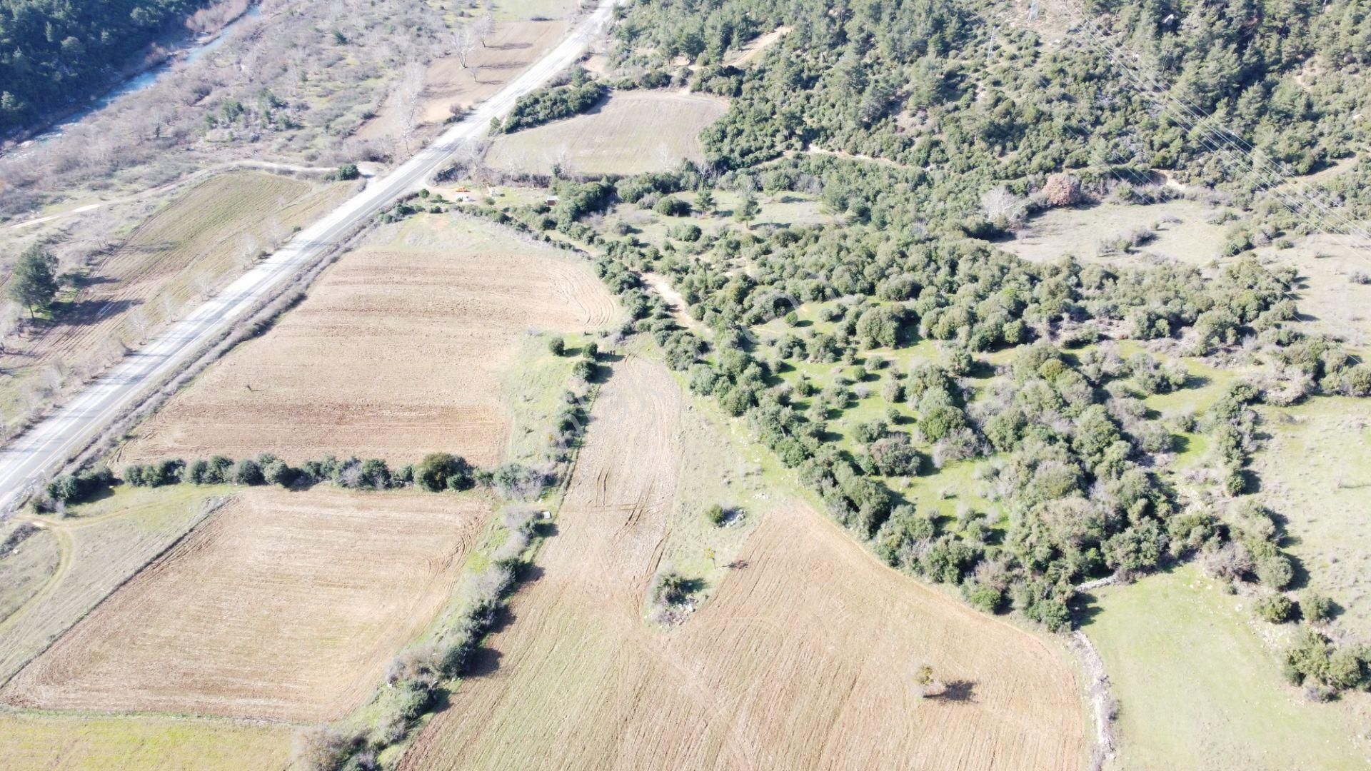 Çan Karayoluna Bir Parsel Resmi Yolu Suyu Olan Satılık Tarla - Görsel 12
