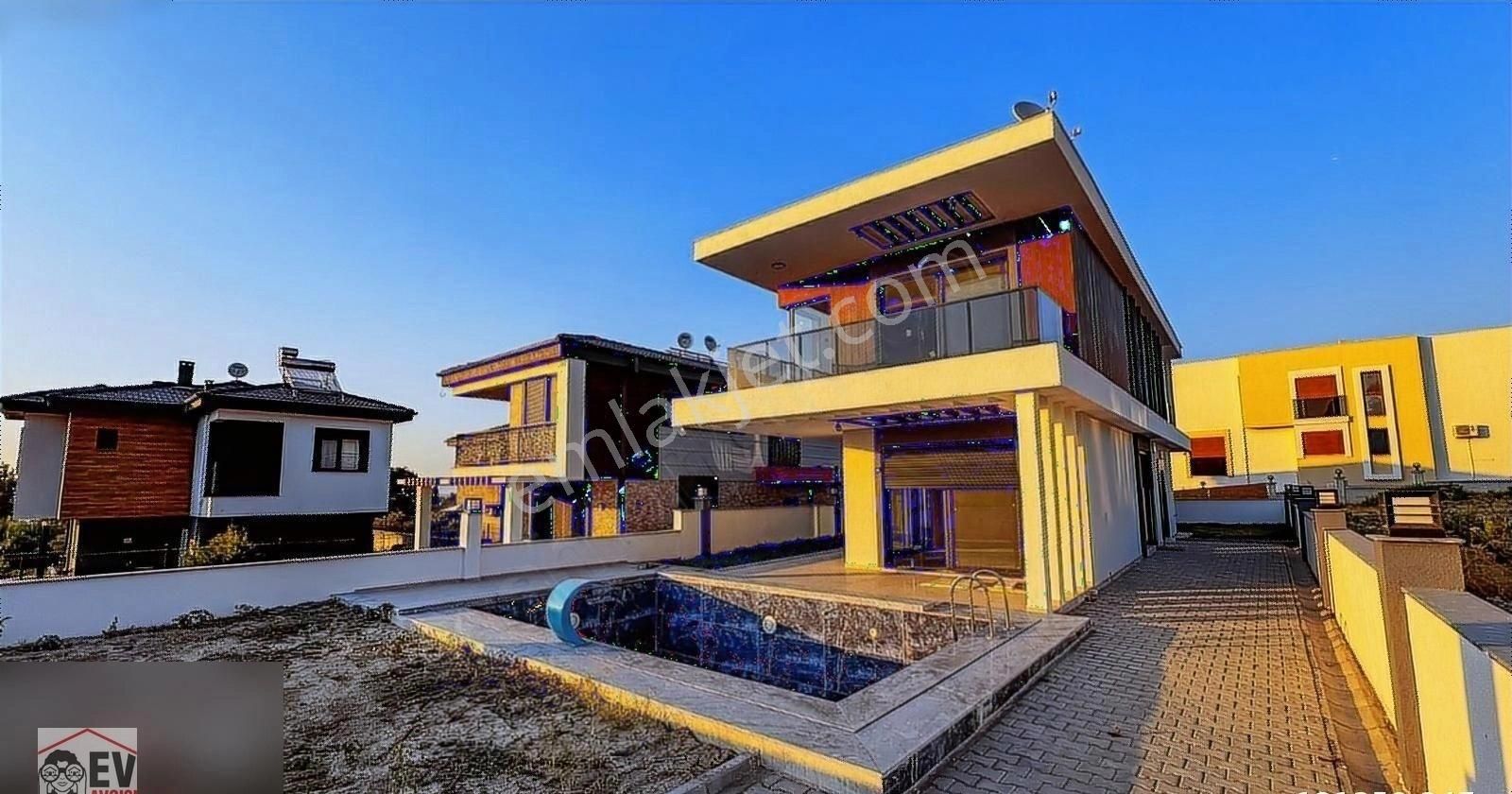 Kuşadası Güzelçamlı Satılık Villa Güzelçamlı'da Milli Park'ın Eteklerinde Müstakil 4+1 Villa