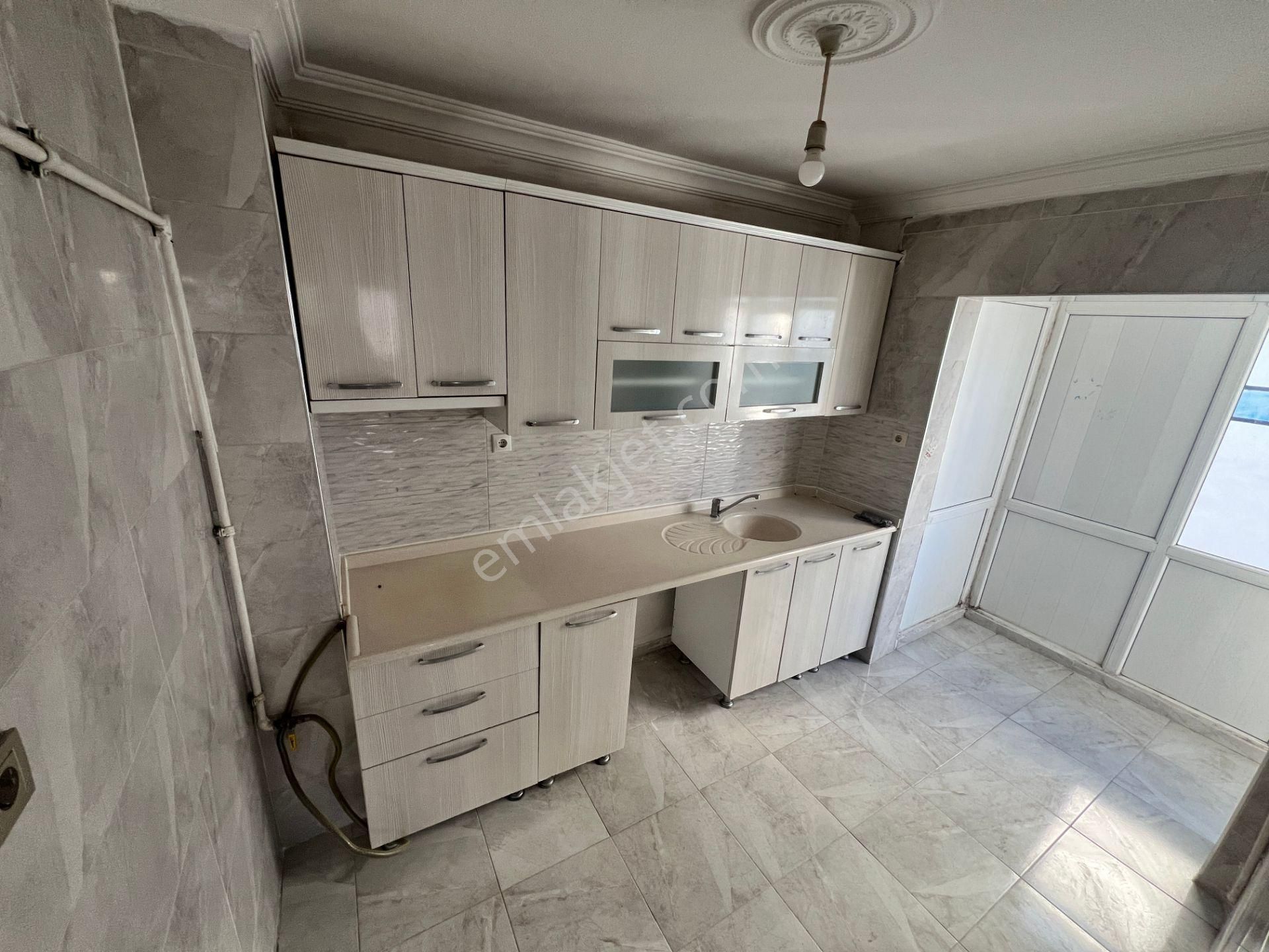 Sincan Plevne Satılık Daire  SİNCAN PLEVNE MH 3.ARAKAT ÖN CEPHE SALON BAGIMSIZ SATILIK DAİRE