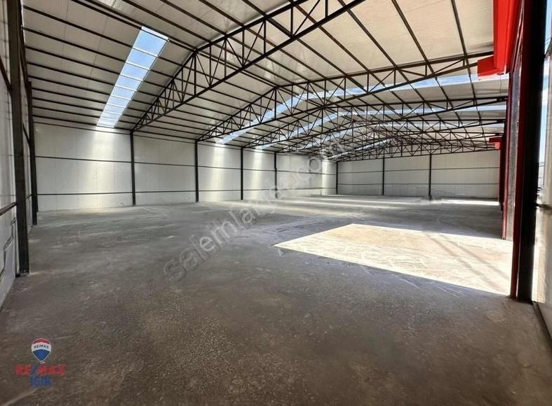 Ataşehir Ferhatpaşa Kiralık Depo FERHATPAŞA DA 700m2 KAPALI-600m2 AÇIK ALAN