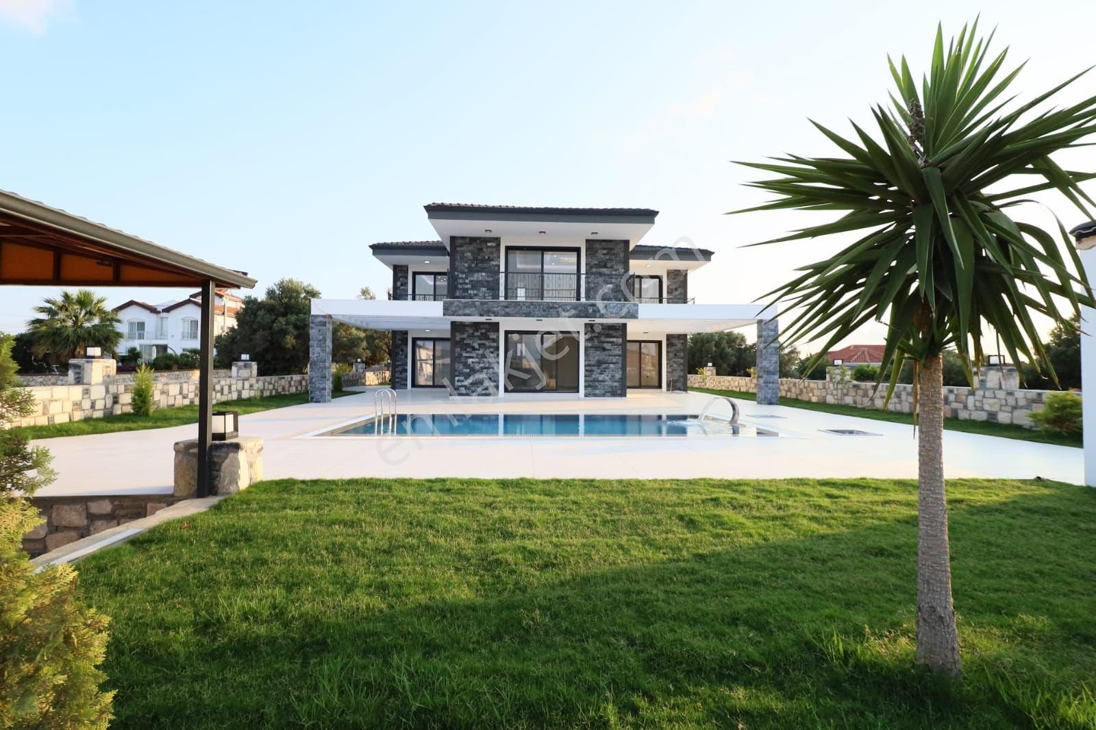 Didim Ak Yeniköy Satılık Villa  DİDİMDE SATILIK 700 M2 ARSA İÇİNDE GENİŞ BAHÇELİ MÜSTAKİL HAVUZLU VİLLA