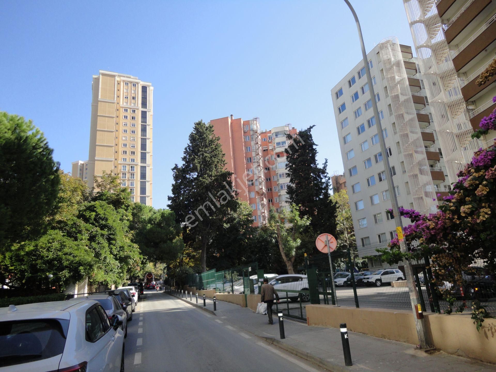 Kadıköy Erenköy Satılık Daire  ETHEMEFENDİ CAD.ÜSTÜNDE İSKANLI SİTE ÖZELLİKLİ 160m2 SATILIK 3+1