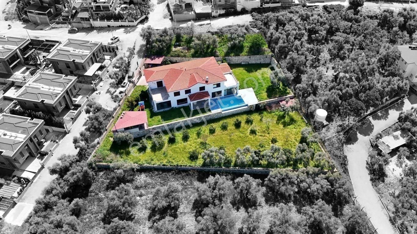 Kuşadası Soğucakta Satılık Deniz Manzaralı Malikane - Görsel 3