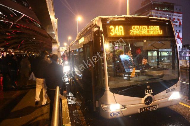 Esenyurt Güzelyurt Kiralık Daire Metrobüse 5 Dakika Mesafe De Temiz Çatıkatı Daire