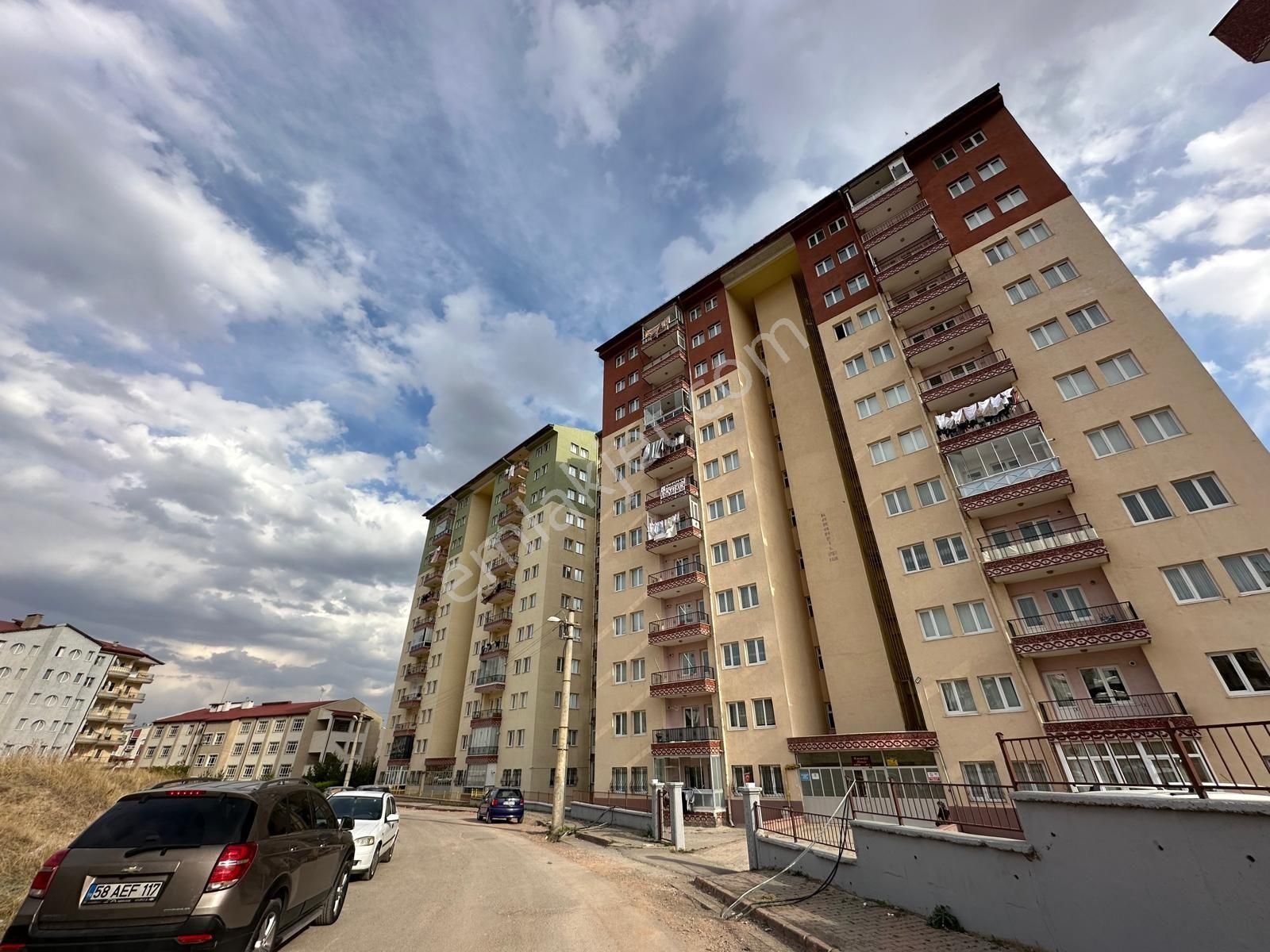 Sivas Merkez Şeyh Şamil Satılık Daire KARAHAN EMLAK'TAN SATILIK DAİRE ✅ŞEYHŞAMİL MAHALLESİNDE✅6.KAT. 135 M² . 3+1 FULL YAPILI