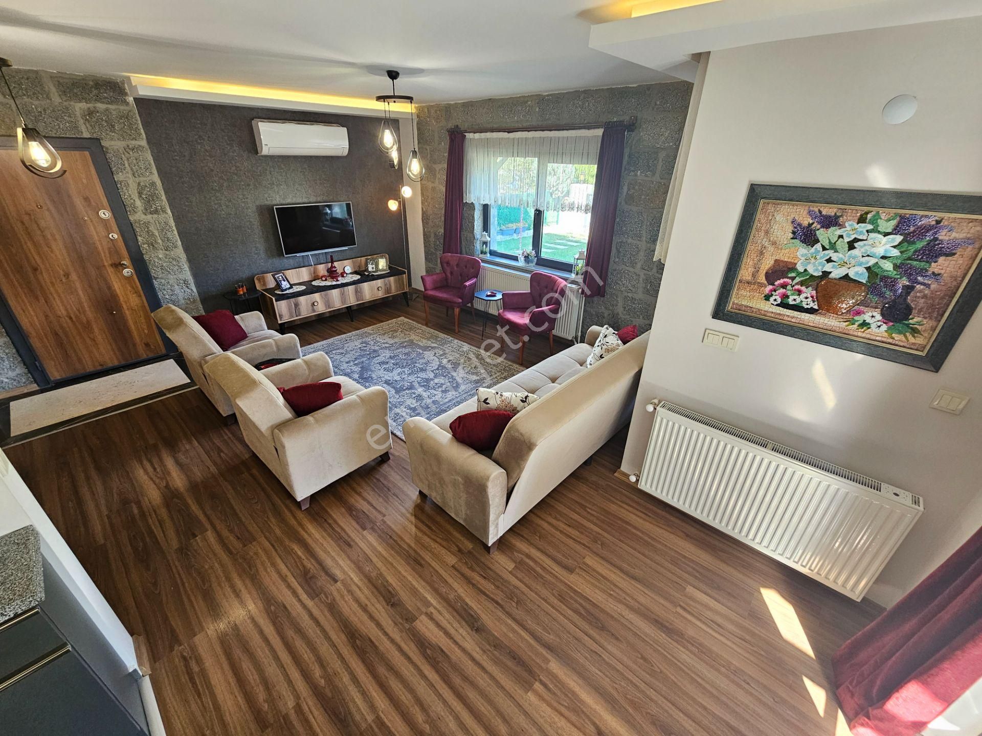 Eu Gayrimenkulden Balıkesir Edremit Gürede Denize Yakın Teraslı Deniz Ve Dağ Manzaralı 3+1 Villa - Görsel 8