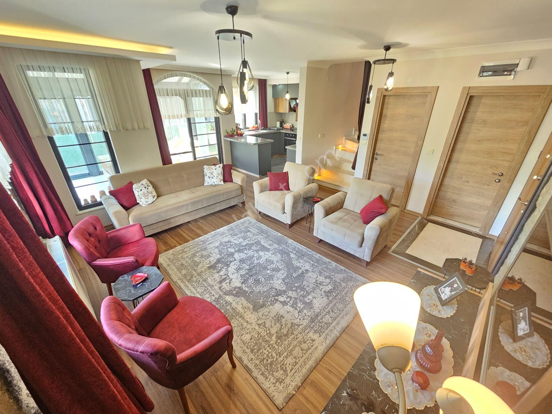 Eu Gayrimenkulden Balıkesir Edremit Gürede Denize Yakın Teraslı Deniz Ve Dağ Manzaralı 3+1 Villa - Görsel 9