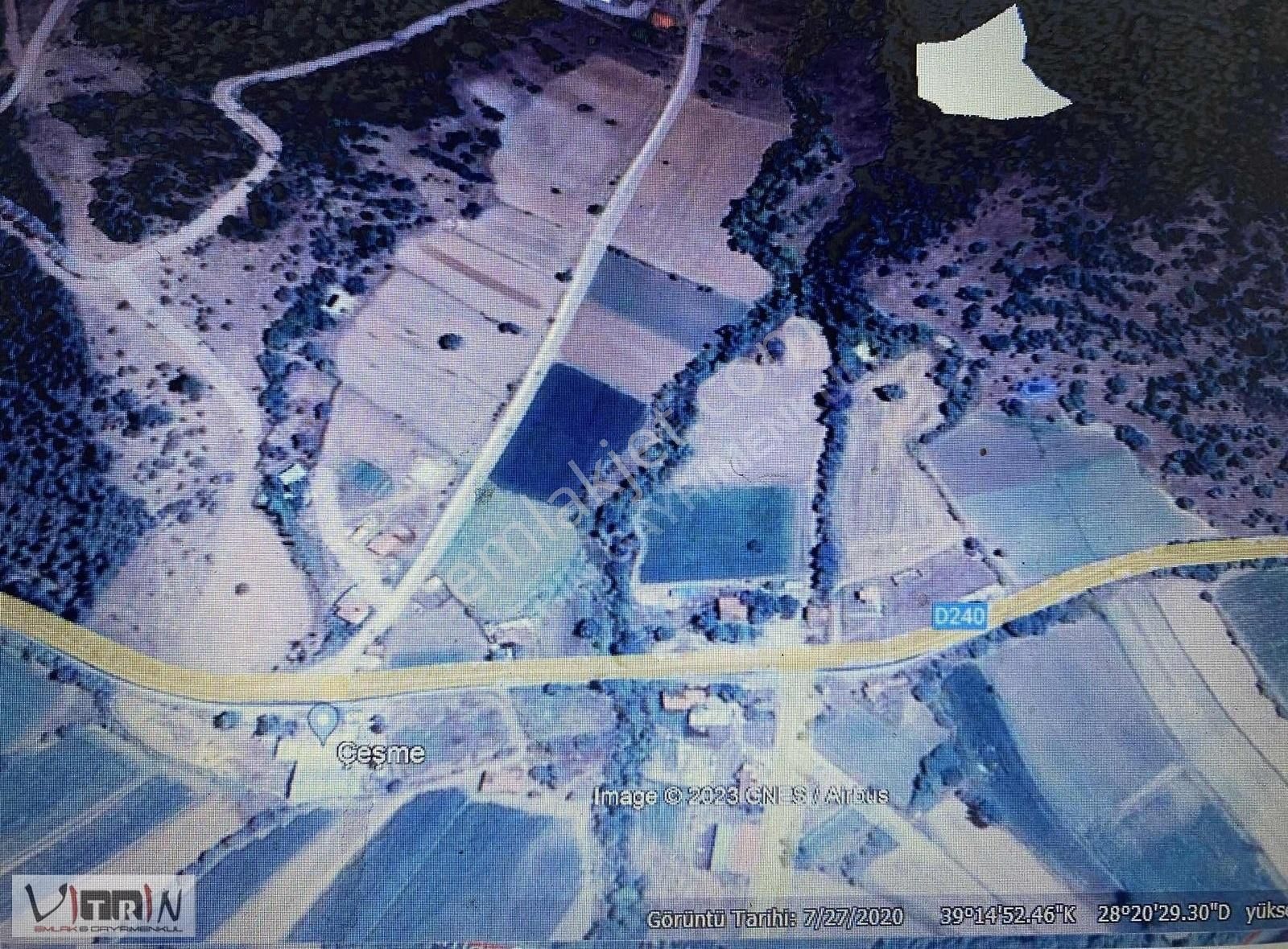 Vitrinden Alayaka Da Yerleşime 250 M Mesafede 5517 M2 Tarla