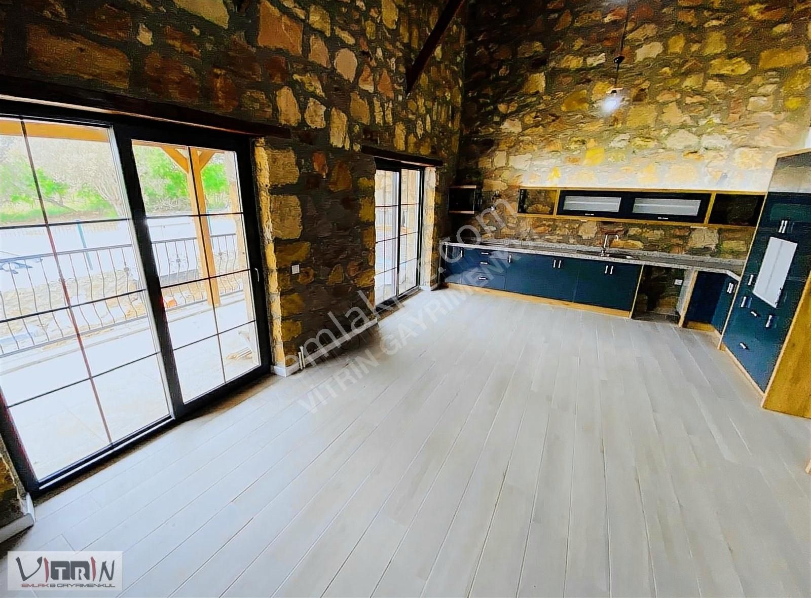 Vitrinden Oksijen Cennetinde Emsalsiz Taş Ev - Görsel 20