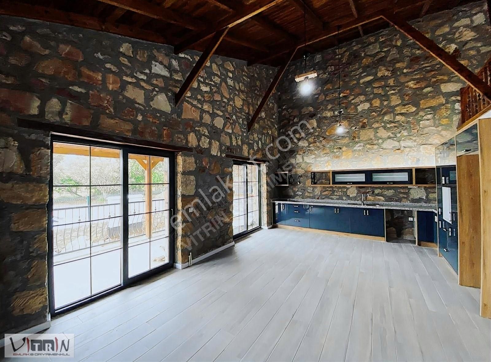 Vitrinden Oksijen Cennetinde Emsalsiz Taş Ev - Görsel 30