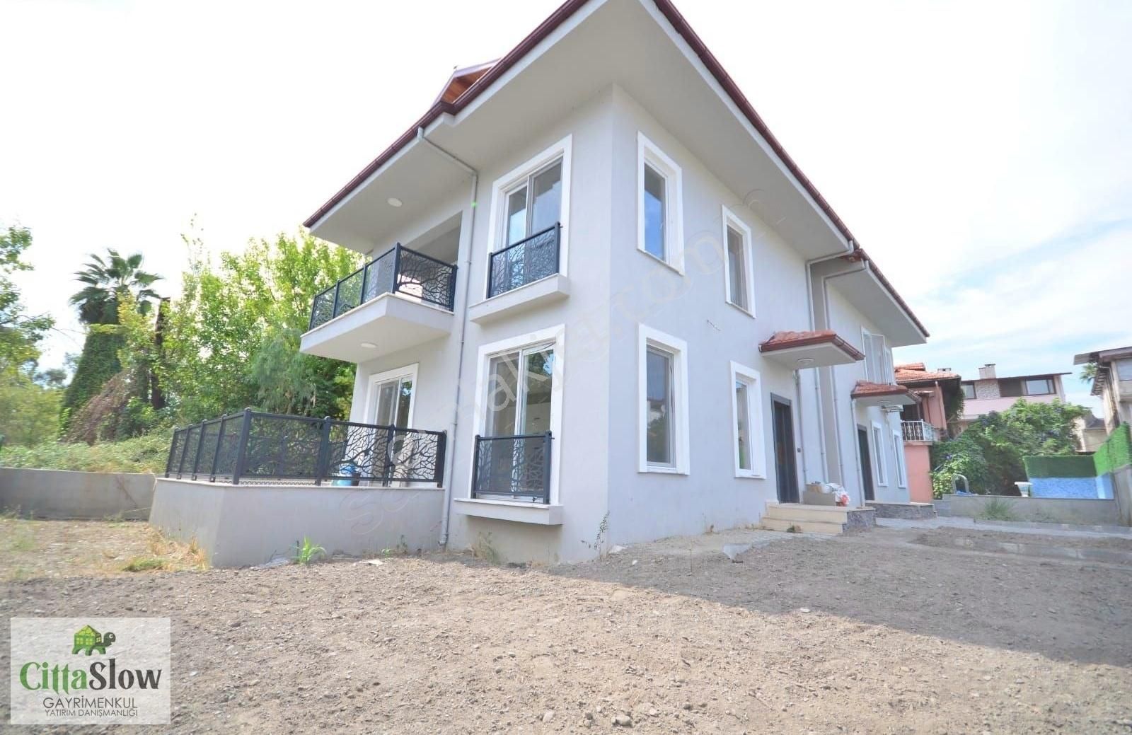 Köyceğiz Gülpınar Satılık Villa CittaSlow'dan Gülpınar'da Göle 50m Lüks Satılık Villa