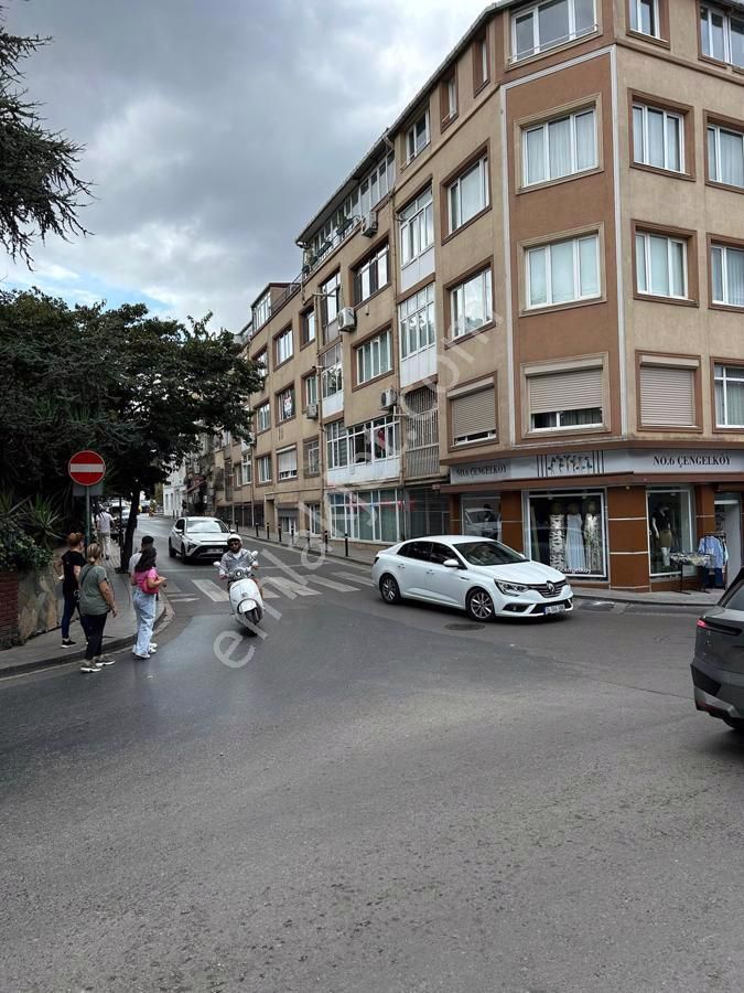 Üsküdar Çengelköy Kiralık Daire Remax Anı 'Dan Çengelköy Sahil 'E Yakın 3+1 Kiralık Daire