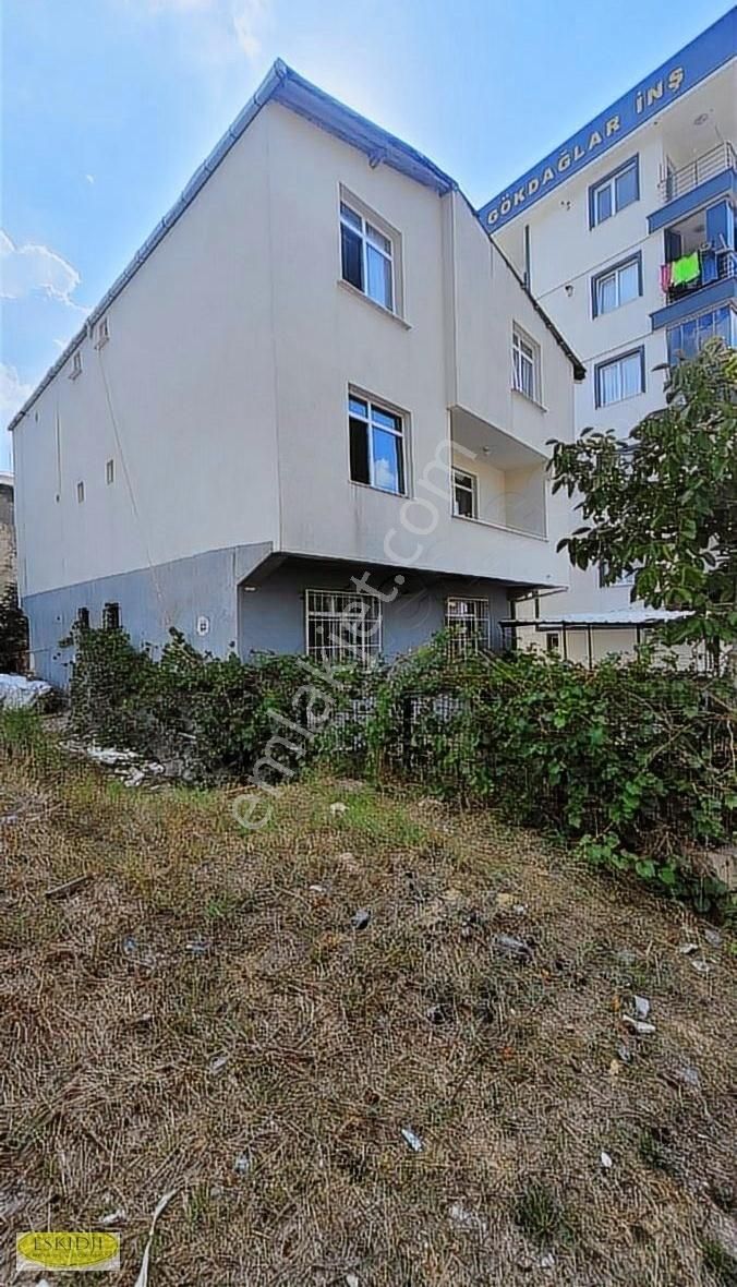 Sultanbeyli Turgut Reis Kiralık Daire ESKİDJİ' den AİLE APARTMANIN KİRALIK 2+1 90M2 ARA KAT DAİRE