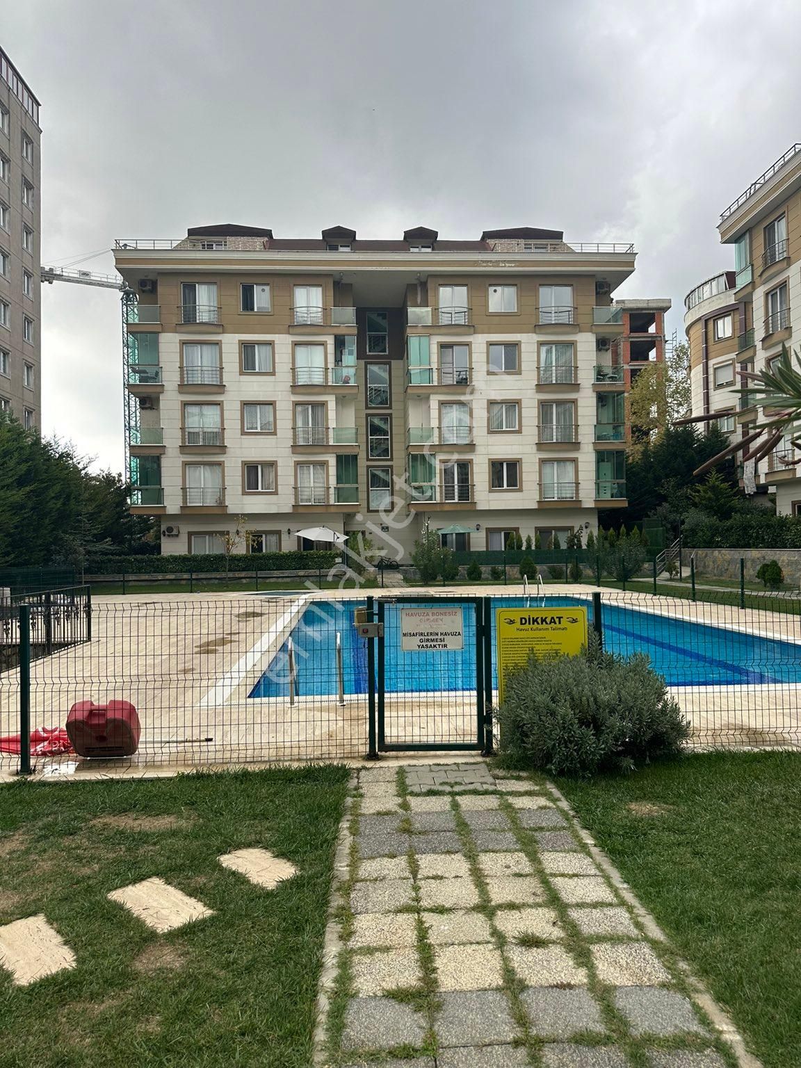 Beylikdüzü Adnan Kahveci Kiralık Daire Adnan kahveci mahallesi paşazade Konakları’nda 2 + 1 dubleks kiralık daire