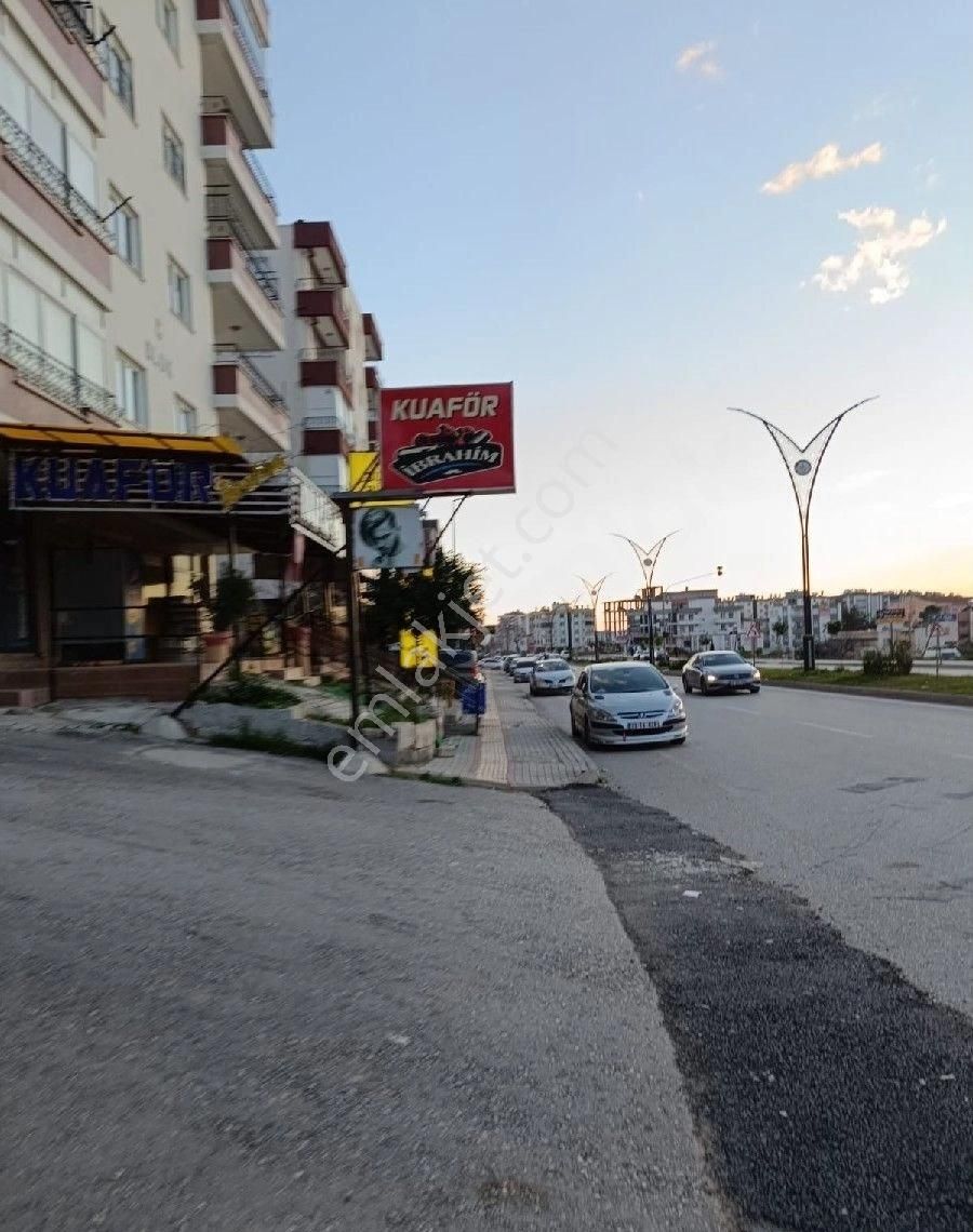 Kadirli Cemalpaşa Satılık Dükkan & Mağaza satılık cadde üzerinde birbirinden bağımsız 3 adet iş yeri.