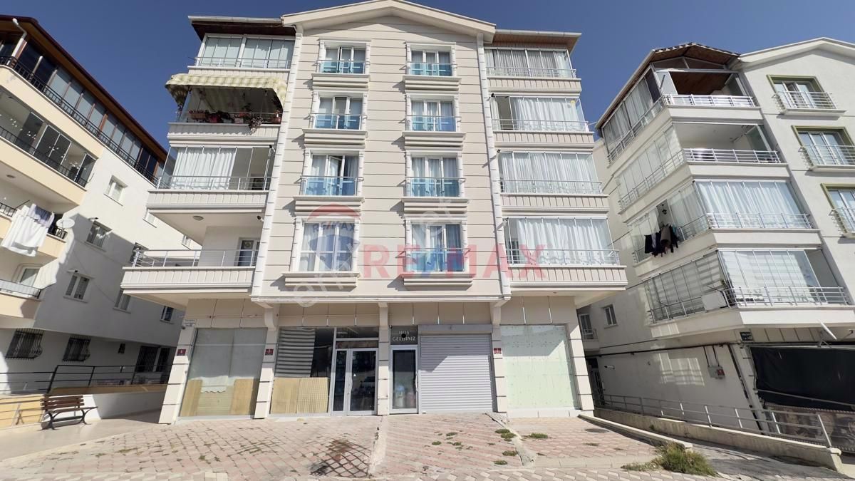 Etimesgut Topçu Satılık Daire ETİMESGUT TOPÇU MAHALLESİ 4+1  180 M2 DUBLEKS ASANSÖRLÜ SATILIK DAİRE