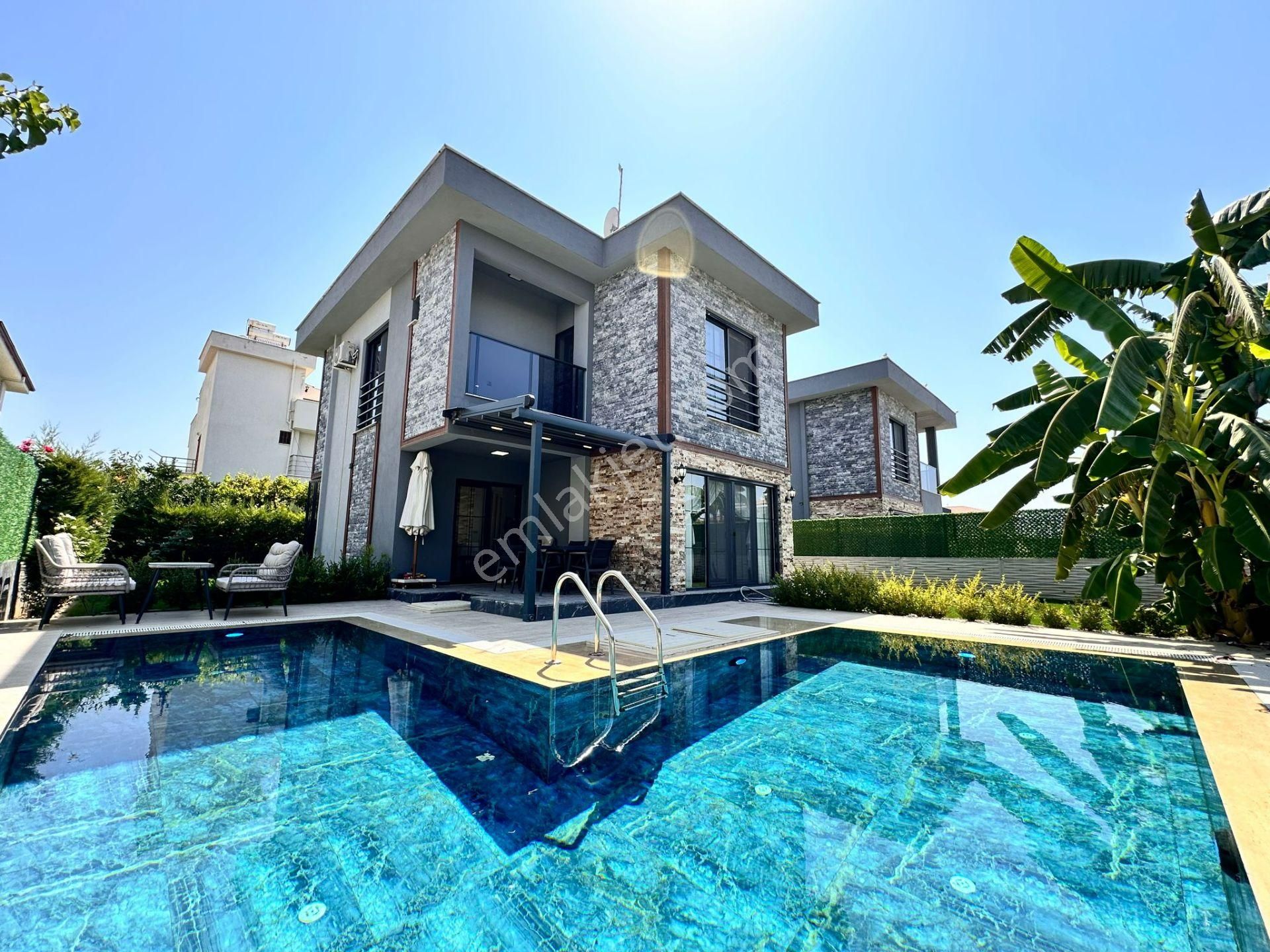 Kuşadası Davutlar Satılık Villa Davutlar'da Özel Havuzlu Eşyalı Müstakil 3+1 Villa