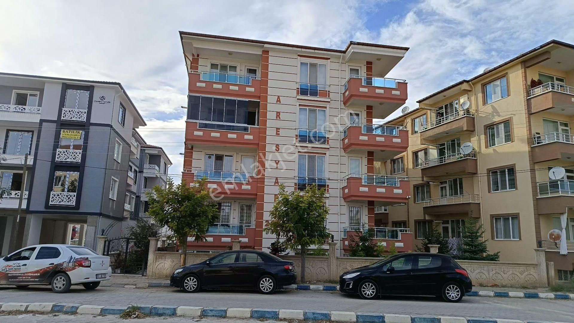 Bolvadin Bağlarbaşı Satılık Daire  YASİN YAMAN EMLAK'DAN BOLVADİN BAĞLARBAŞI MAH. SATILIK 3+1 DAİRE