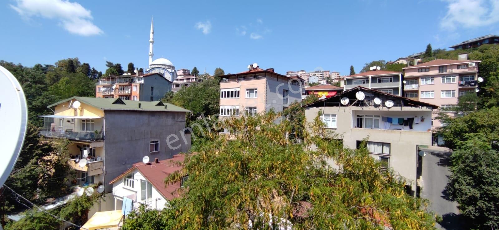 Sarıyer Tarabya Satılık Daire  Tarabya'da Bakımlı Güzel Konumda Satılık 2+1 Daire