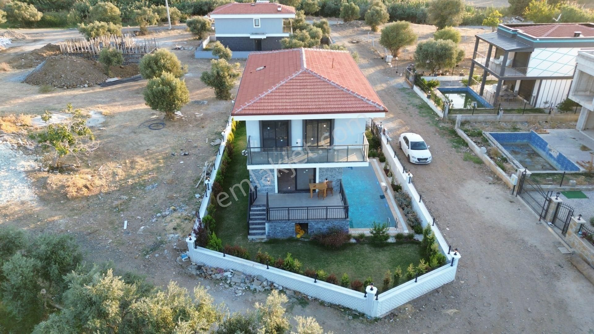 Kuşadası Davutlar Satılık Villa Davutlarda Çam Ormanlarına Komşu Size Özel Yeni Geniş Villa