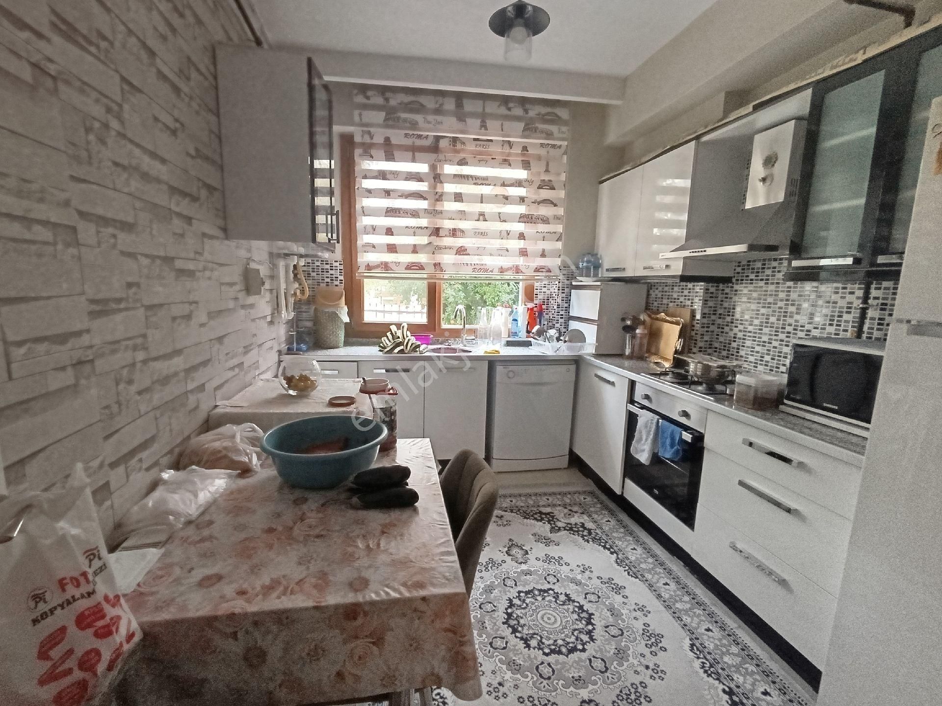 Bağlar Bağcılar Satılık Daire BAĞCILAR GÖLETLİ PARK CİVARINDA 2+1 SATILIK DAİRE 