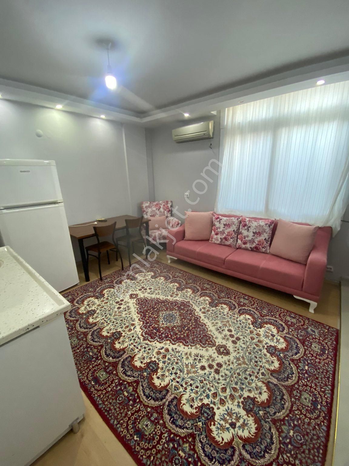 Seyhan Yenibaraj Kiralık Daire Barajyolu LCW sokağında eşyalı kiralık balkonlu 1+1 daire