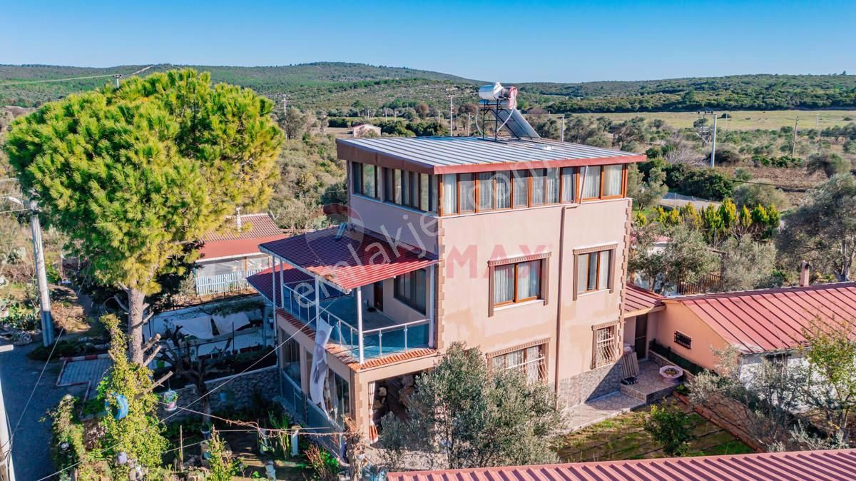 Urla Özbek Satılık Villa Urla Özbekde Deniz Manzaralı Doğa İçinde Satılık 4+2 Villa