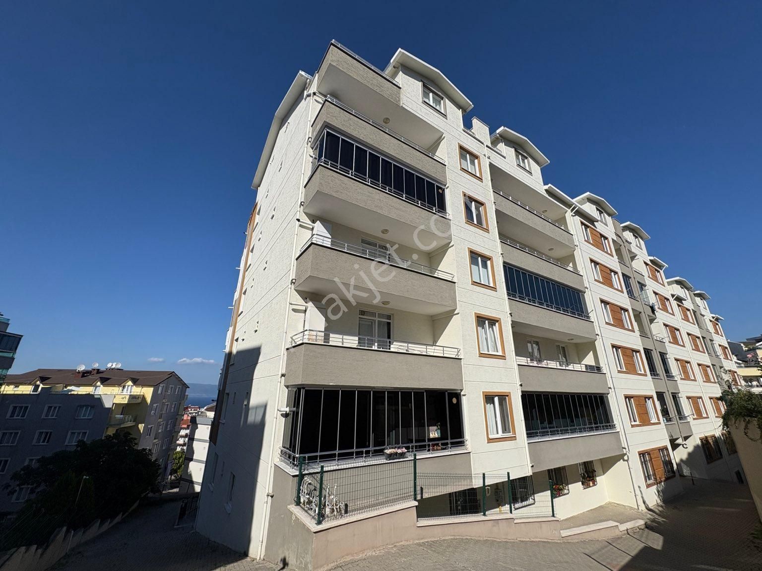 Mudanya Güzelyalı Eğitim Satılık Daire  TIRPAN GAYRİMENKULDEN EĞİTİM MAH.1+1 70 M2 LÜX SATILIK DAİRE