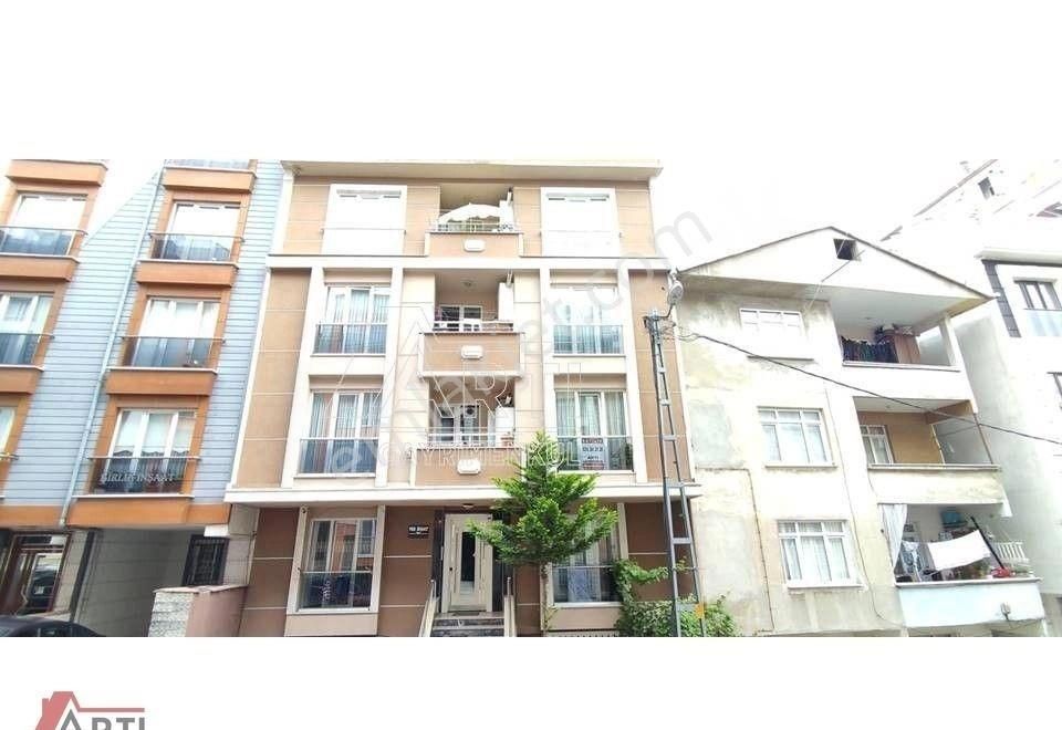 Maltepe Zümrütevler Satılık Daire ZÜMRÜTEVLER MAHALLESİNDE ARA KAT 2+1 SATILIK DAİRE