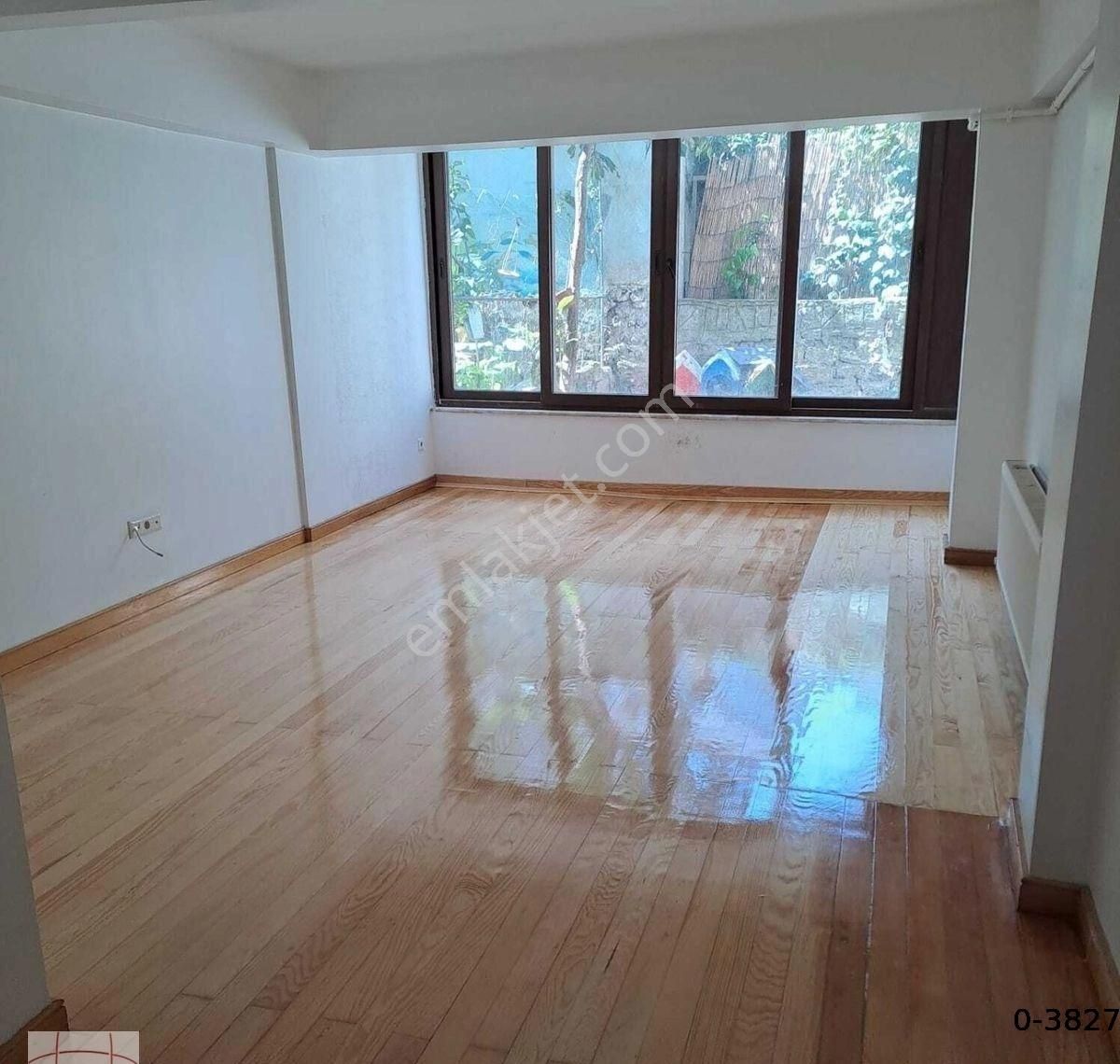 Üsküdar Kuzguncuk Kiralık Daire Kuzguncuk'ta Satılık 1+1 Bahçeli Daire