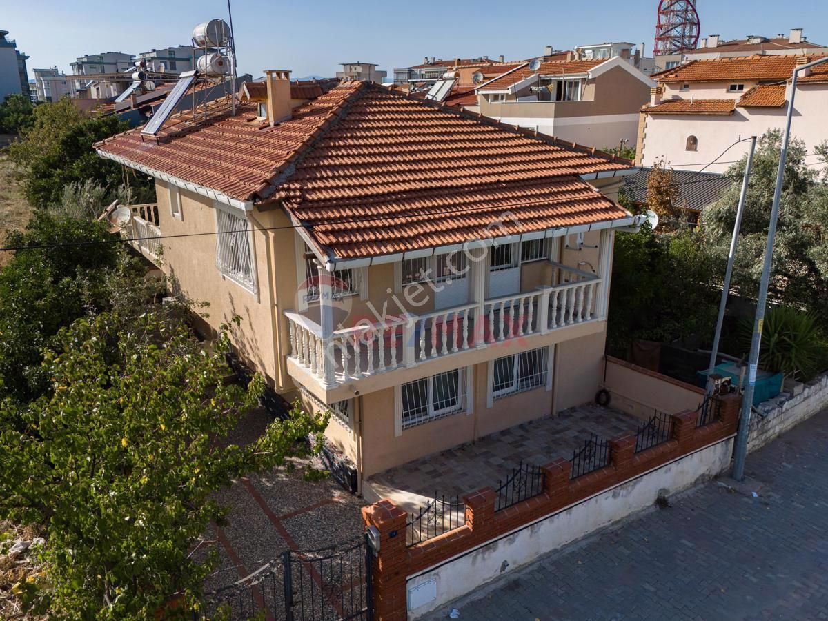 Güzelbahçe Siteler Satılık Müstakil Ev İzmir Güzelbahçe Siteler Mah.Denize 50mt Satılık 3+1 Villa