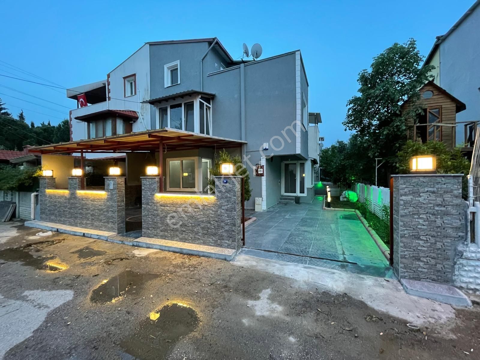 Menderes Mithatpaşa Satılık Villa Triplex plus 