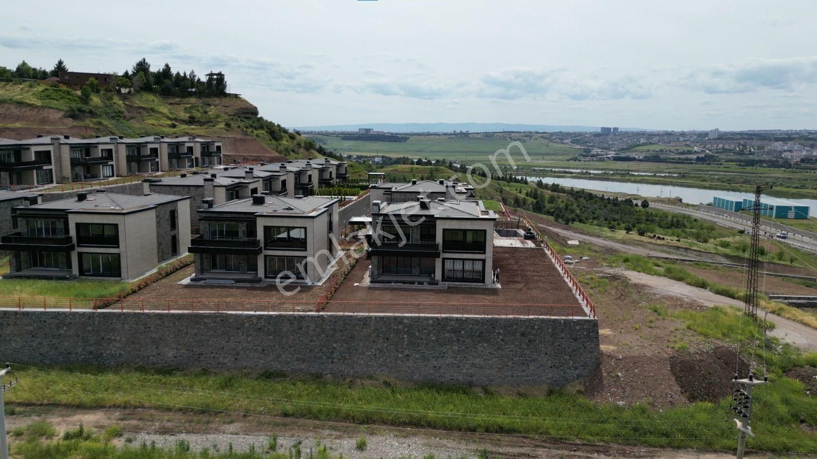 Sur Yukarıkılıçtaşı Satılık Villa DİYARBAKIR'IN EN LÜX VİLLA PROJESİ 5+1 VİLLASI