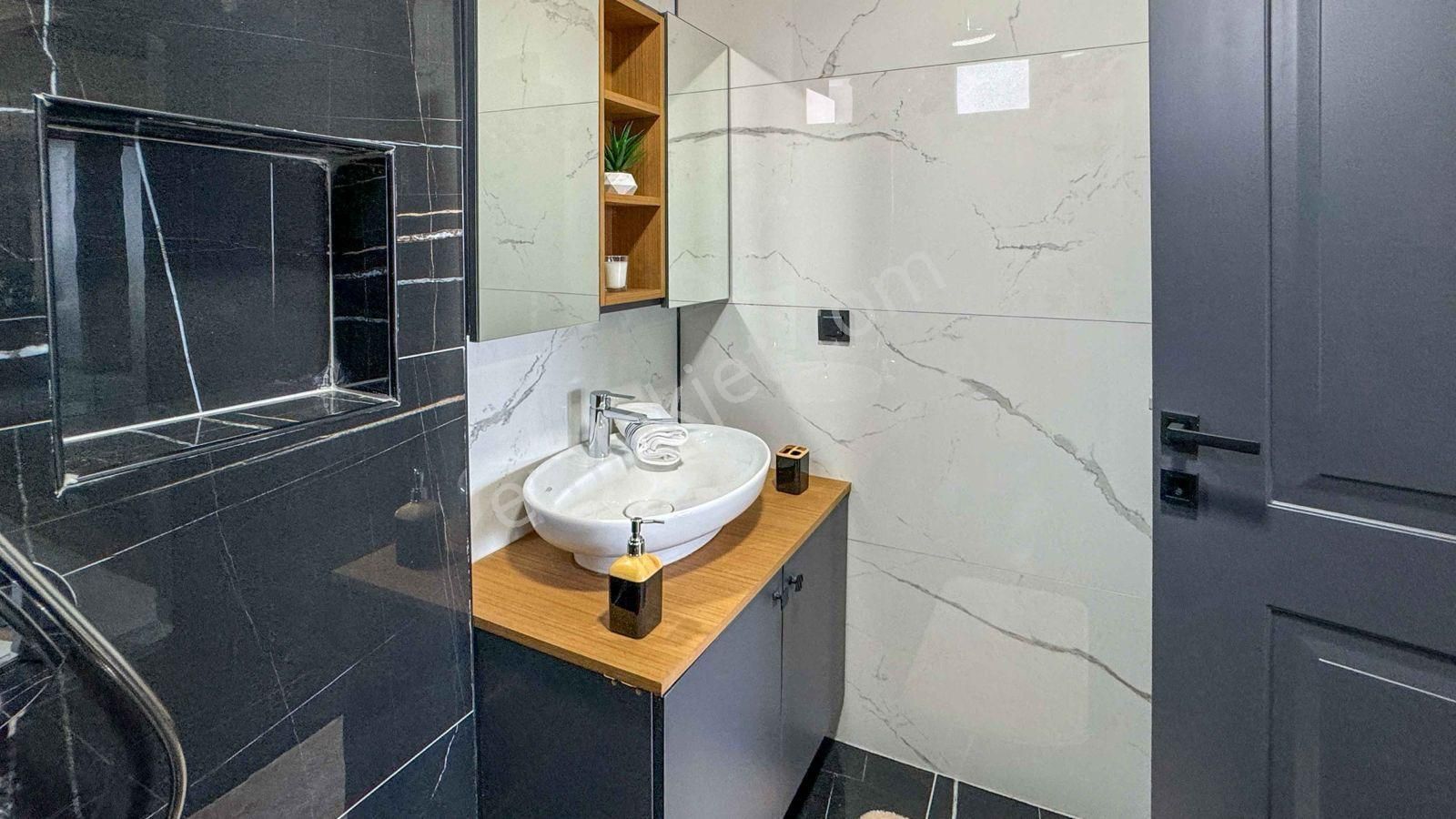 Soğucak'ta Deniz Manzaralı Full Eşyalı Müstakil Sıfır Villa... - Görsel 13