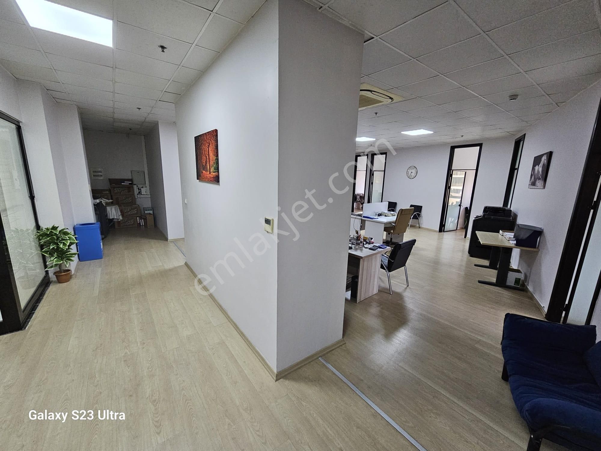 Maltepe Ofistanbul Plaza'da Tam Kdv'li 385m2 Satılık İskanlı Boş Ofis... - Görsel 35
